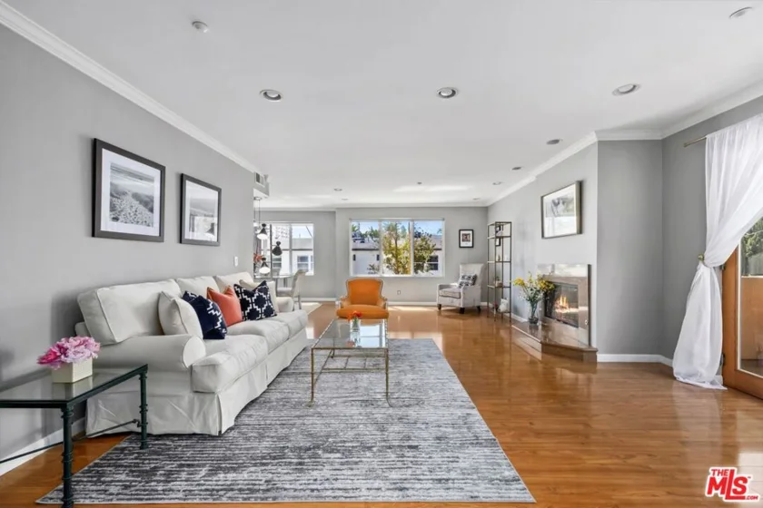 1018 4th Street #203 photo 1