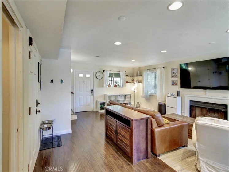 379 N Mentor Avenue #1 photo 19