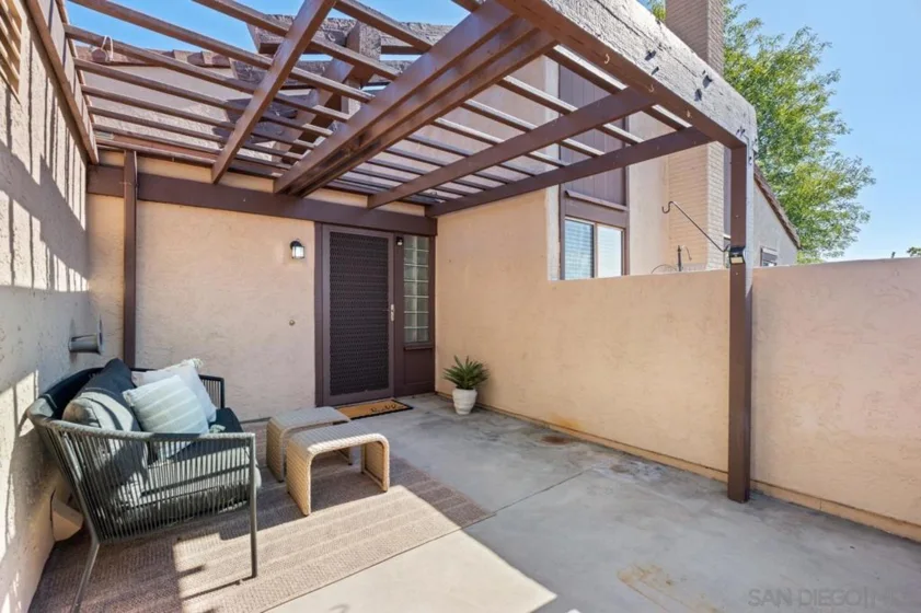 2053 Golden Circle Drive photo 9