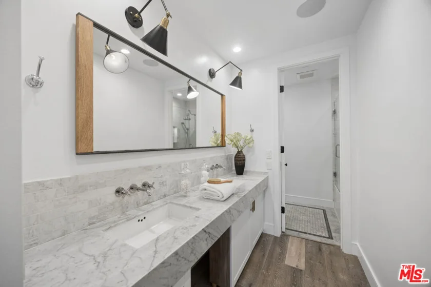 1828 Holmby Avenue #103 photo 3