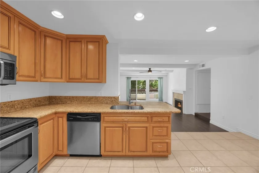 21372 Brookhurst photo 14