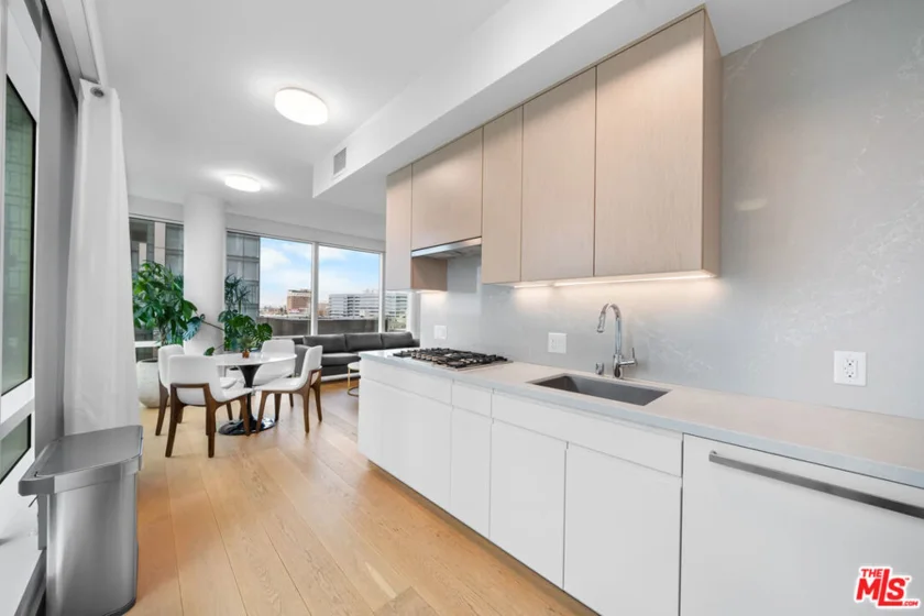 877 Francisco Street #1128 photo 10