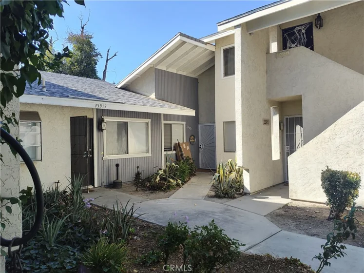 25911 Baylor Way photo 1