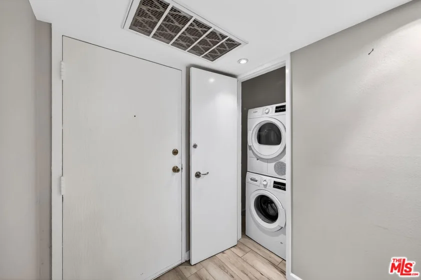2700 Cahuenga Boulevard #4220 photo 4
