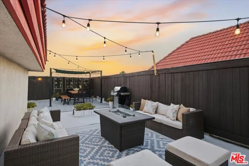 1271 Granville Avenue #402 photo 32