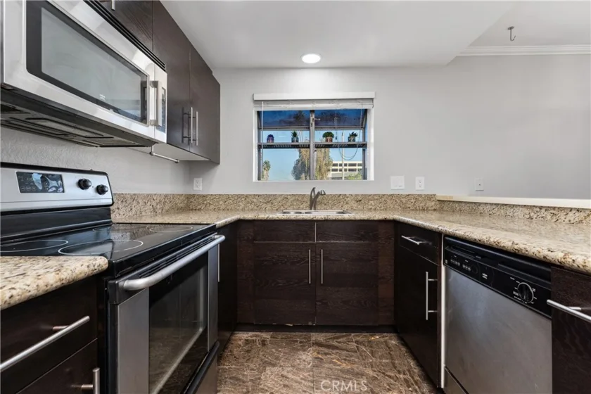 941 Elm #16 photo 6