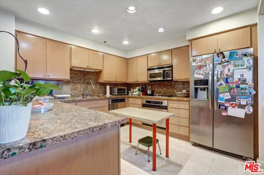 10445 Wilshire Boulevard #504 photo 11