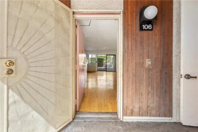 1119 Albany #106 photo 3