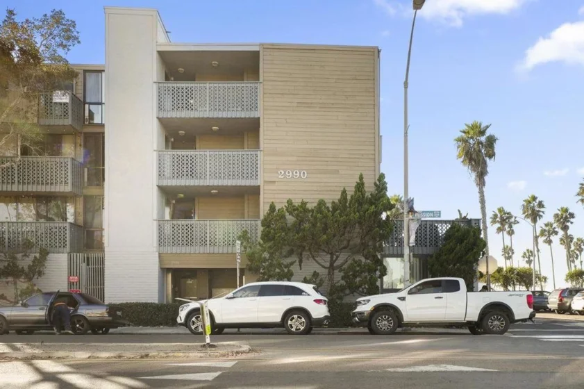 2990 Mission Boulevard #403 photo 1