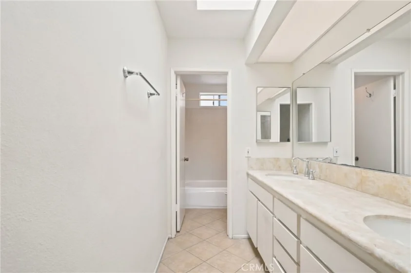 11786 Moorpark Street #F photo 7