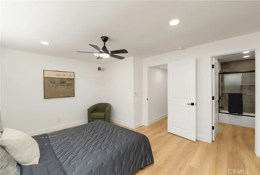 160 Yorktown photo 18