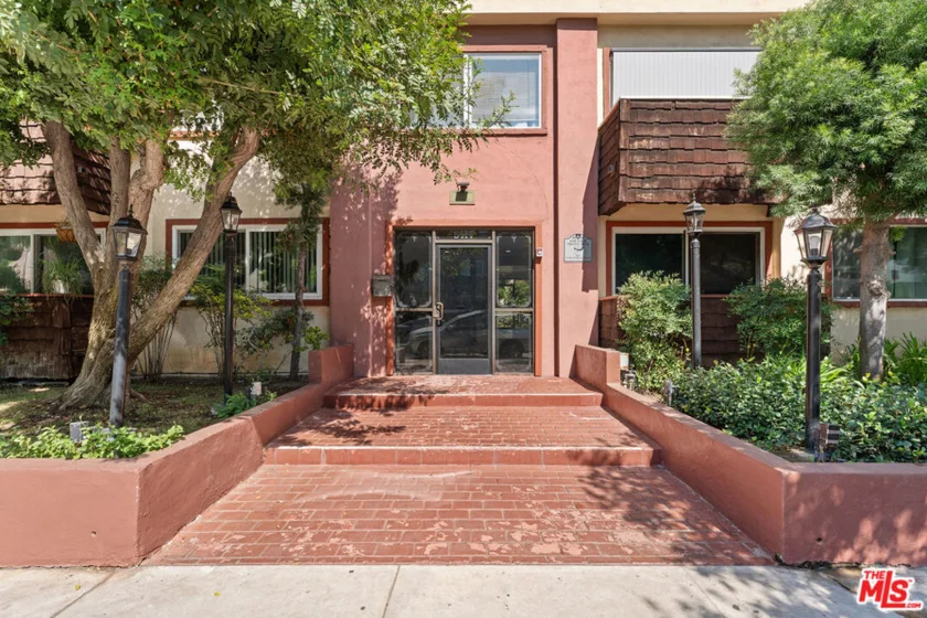 5414 Newcastle Avenue #19 photo 17