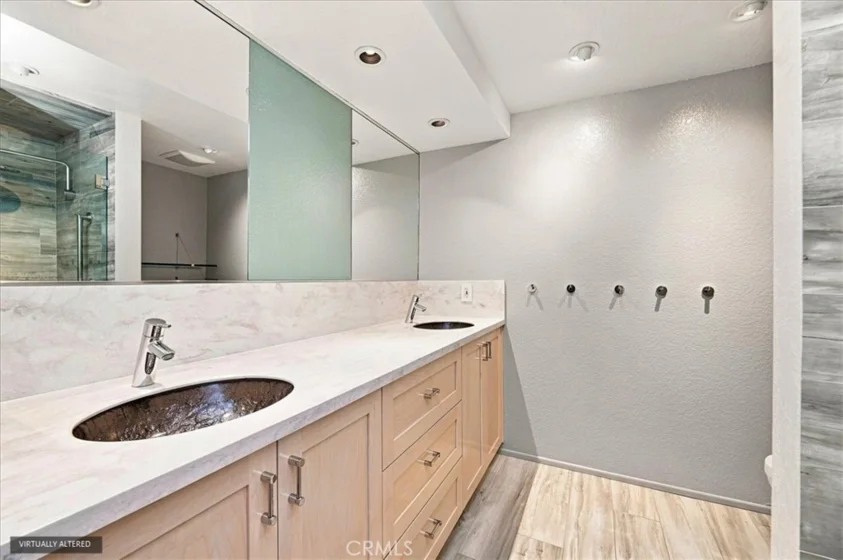 440 Elsmere Drive photo 23