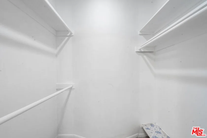 822 S Windsor Boulevard #102 photo 22