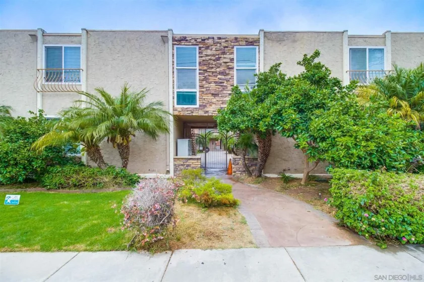 1472 Iris Avenue #5 photo 1