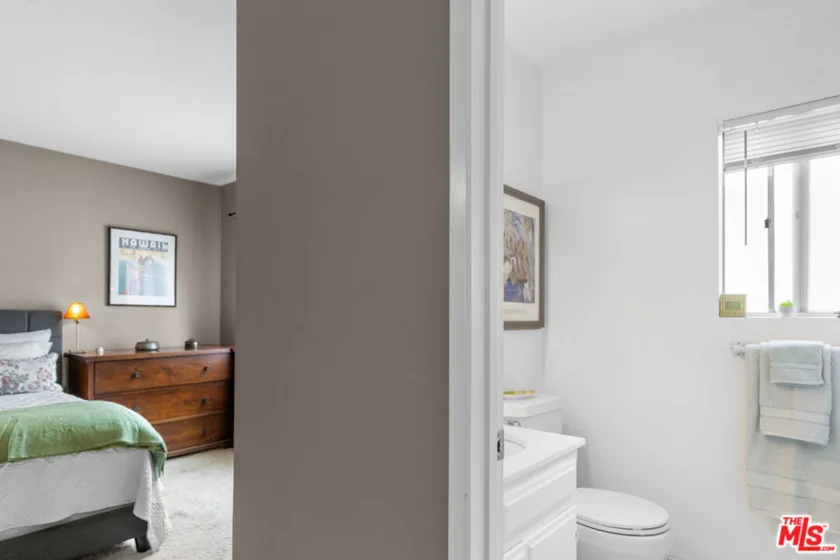 1828 Barry Avenue #4 photo 8