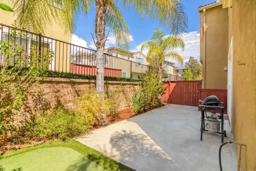 27494 Hazelhurst Street #2 photo 23