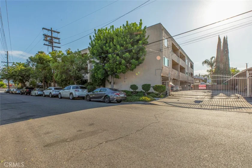 5411 Tyrone Avenue #203 photo 42