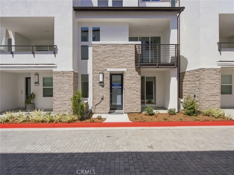 2513 Everly Court photo 2