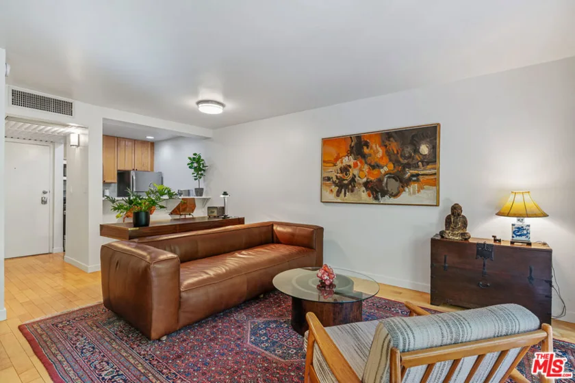950 N Kings Road #106 photo 4