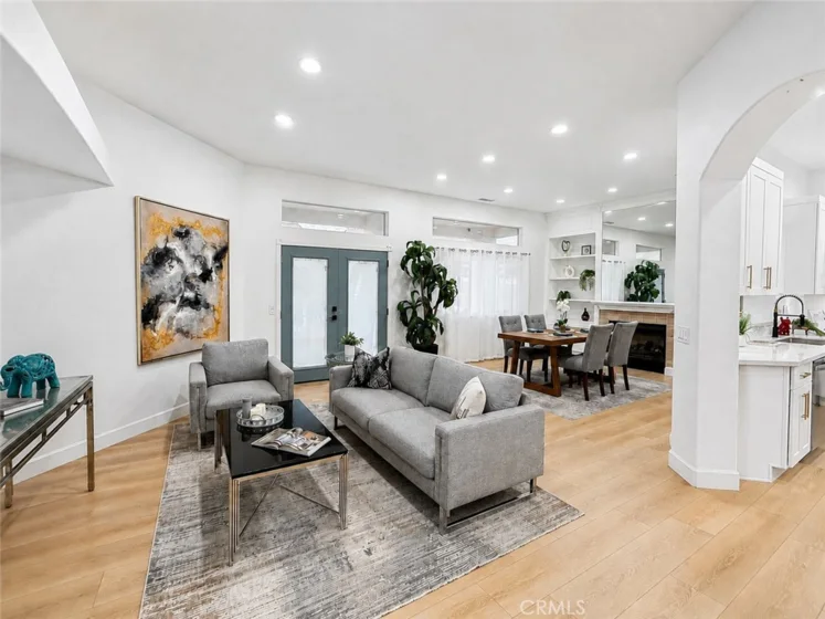 39832 De Vendome Court photo 4