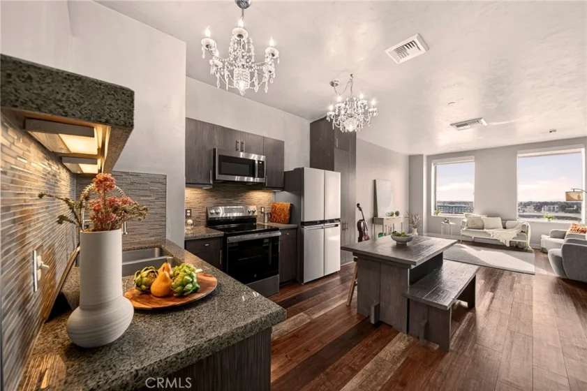 3810 Wilshire Boulevard #909 photo 7