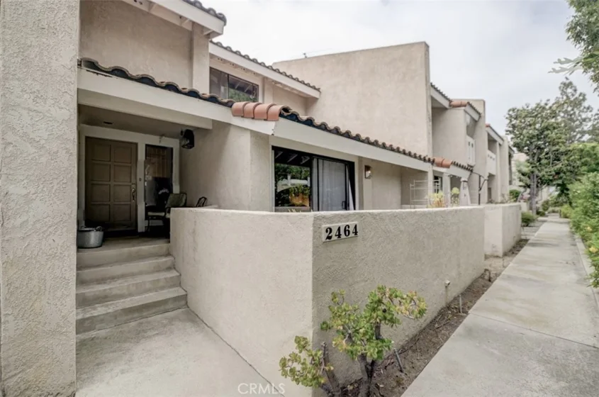 2464 Fairbrook Way photo 1