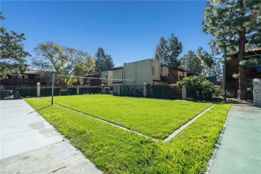 1040 W Macarthur Boulevard #21 photo 16
