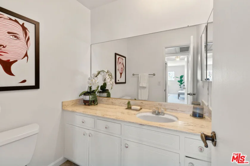 1221 N Kings Road #305 photo 14