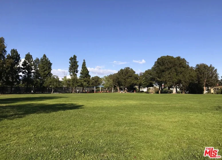 6050 Canterbury Drive #E214 photo 18