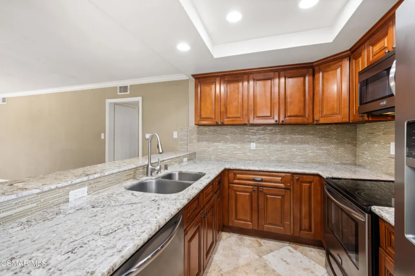 4950 Louise Avenue #301 photo 11