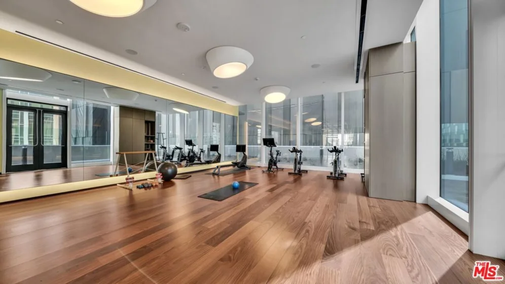 889 Francisco Street #1801 photo 17