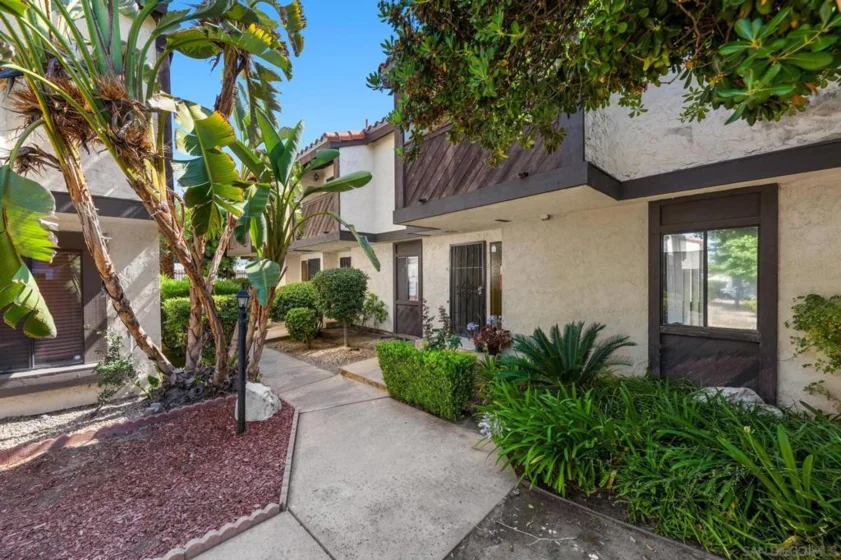 389 Shady Lane #I photo 2