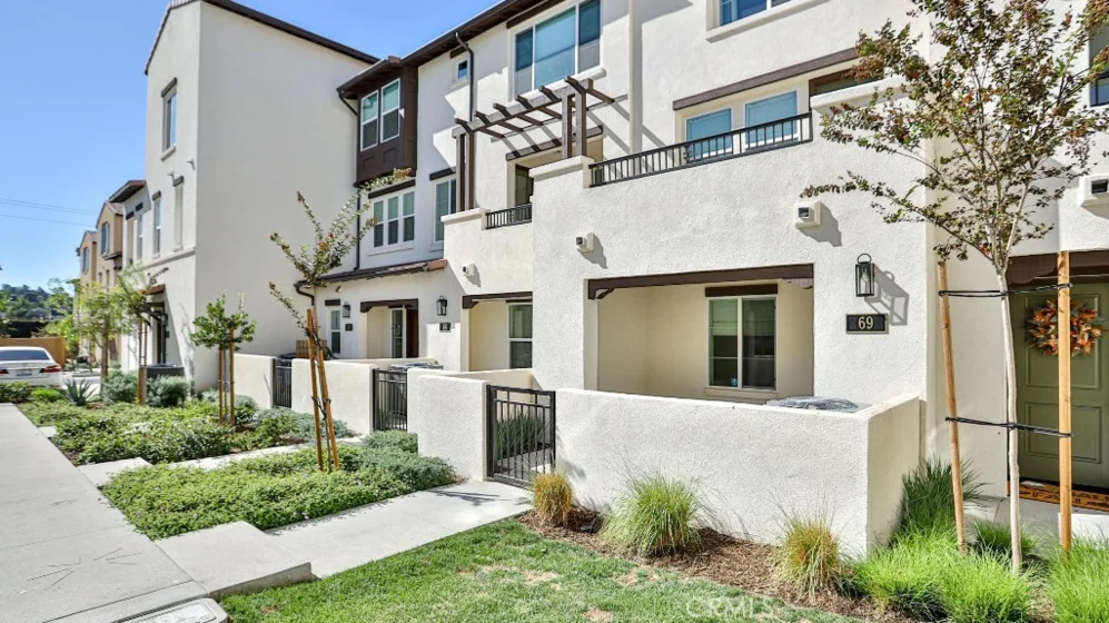 287 Vista Drive #69 photo 1