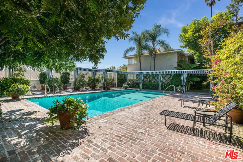 1221 Sunset Plaza Drive #17 photo 1