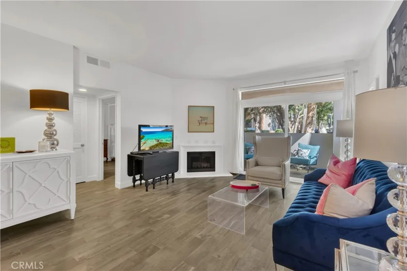358 Villa Point photo 1