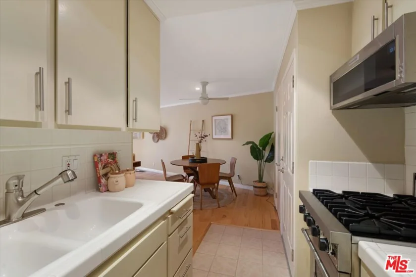 2025 4th Street #302A photo 10