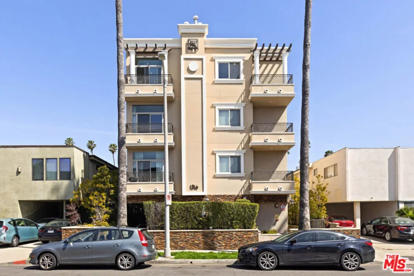 1316 Amherst Avenue #401 photo 1