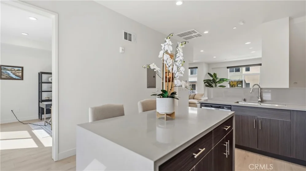 15 S Chapel Avenue #B photo 26