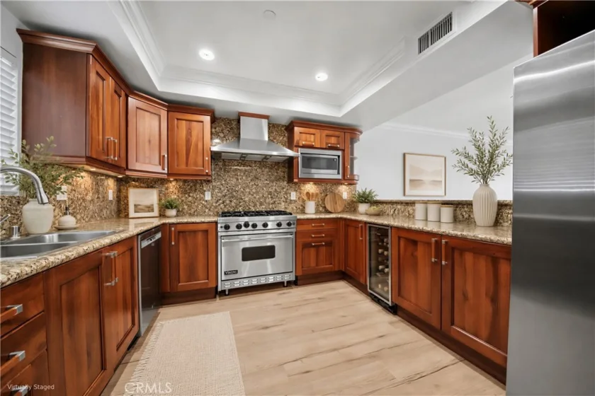 1878 Greenfield Avenue #204 photo 11