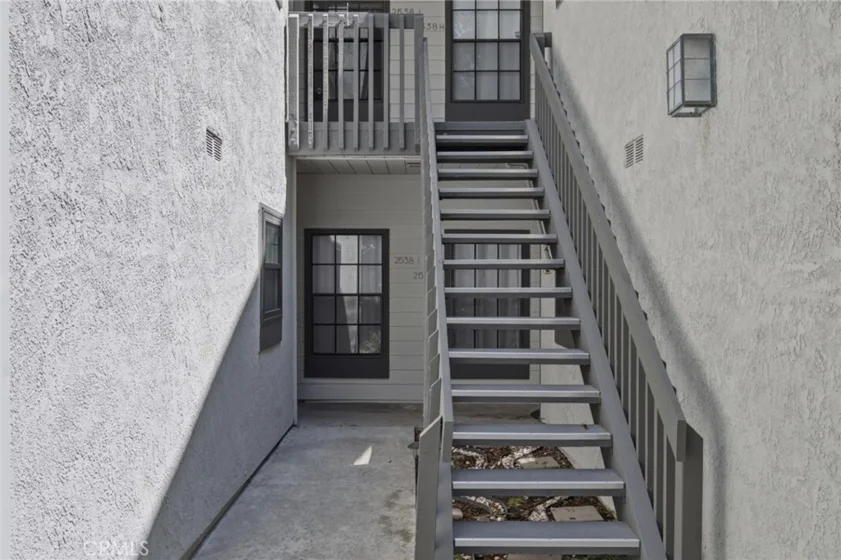2538 W Macarthur Boulevard ##J photo 32