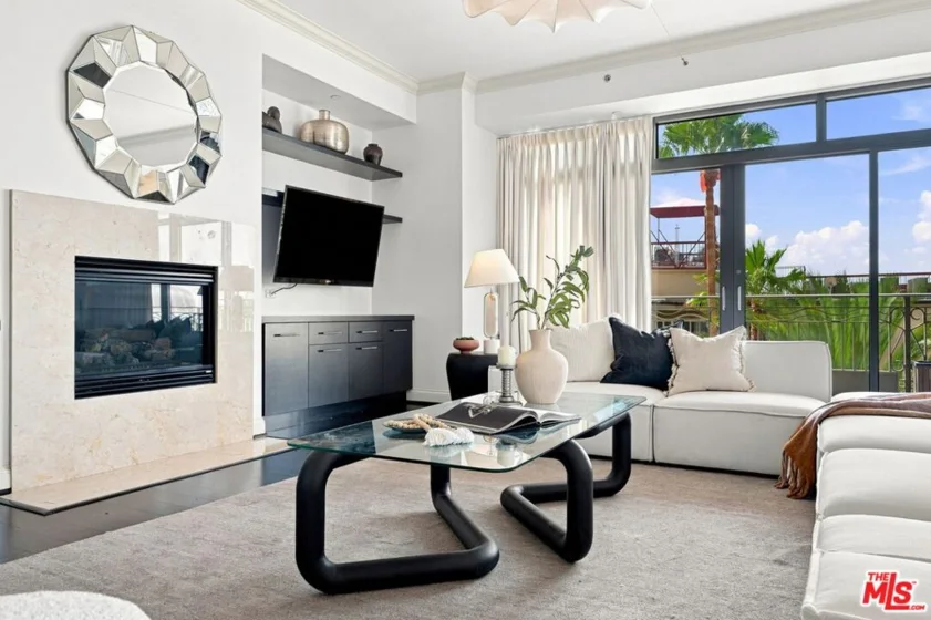 10800 Wilshire Boulevard #403 photo 11