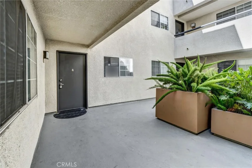 5500 Owensmouth Avenue #122 photo 3