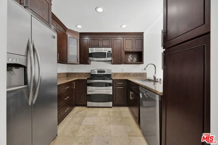 5460 White Oak Avenue #G305 photo 7