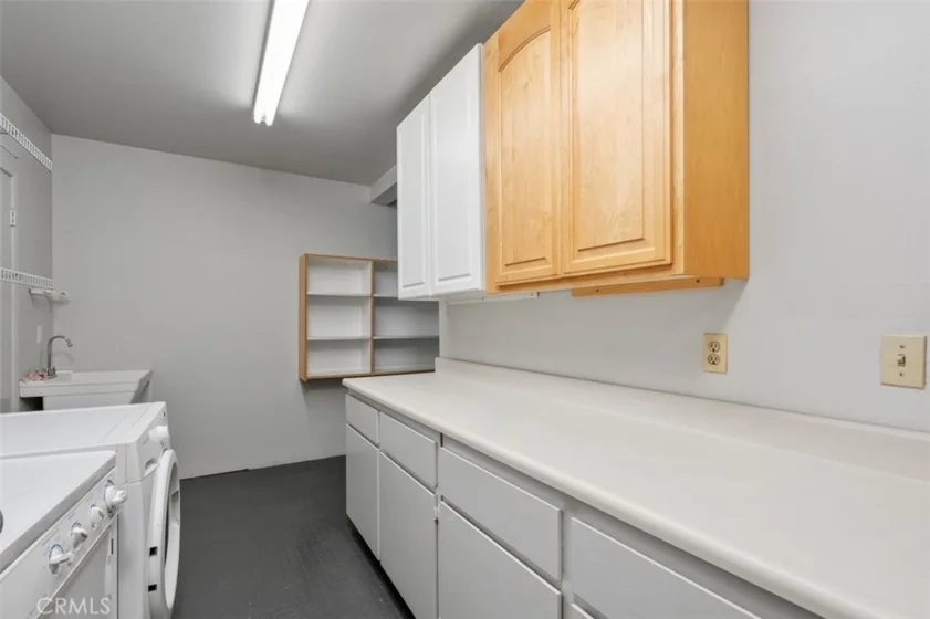 885 S Orange Grove #2 photo 25