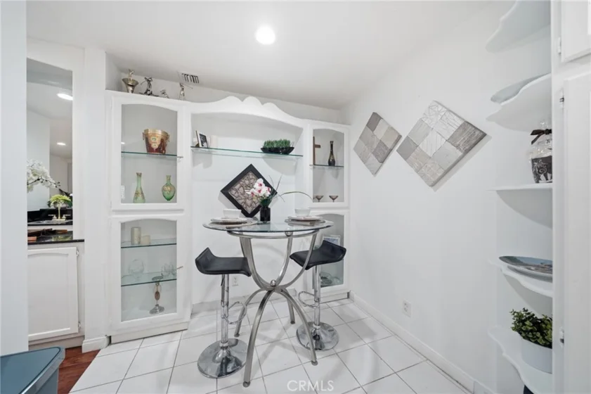 4477 Wilshire photo 10
