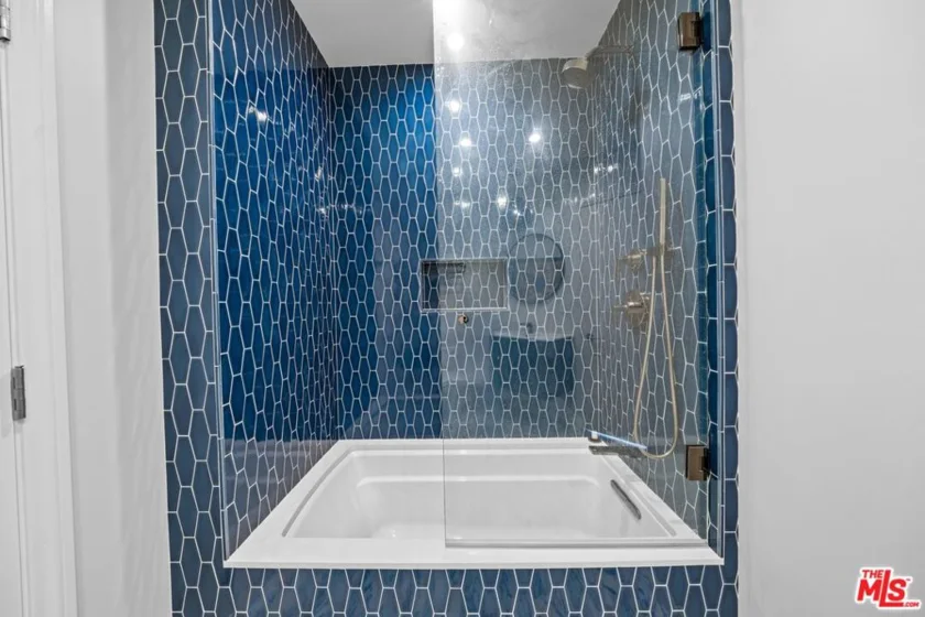 1100 Wilshire Boulevard #3208 photo 18