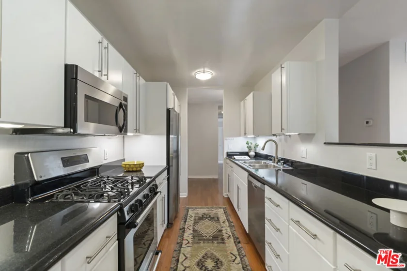 330 S Barrington Avenue #201 photo 8