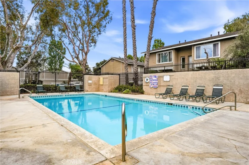 8437 El Arroyo photo 21