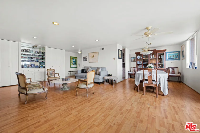 100 S Doheny Drive #512 photo 35
